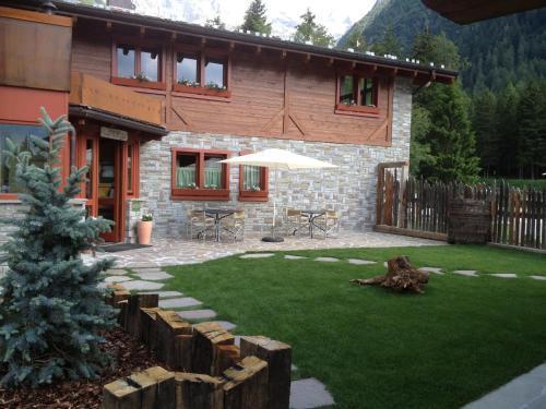Hotel La Tana Dell'orso & Ponte Di Legno