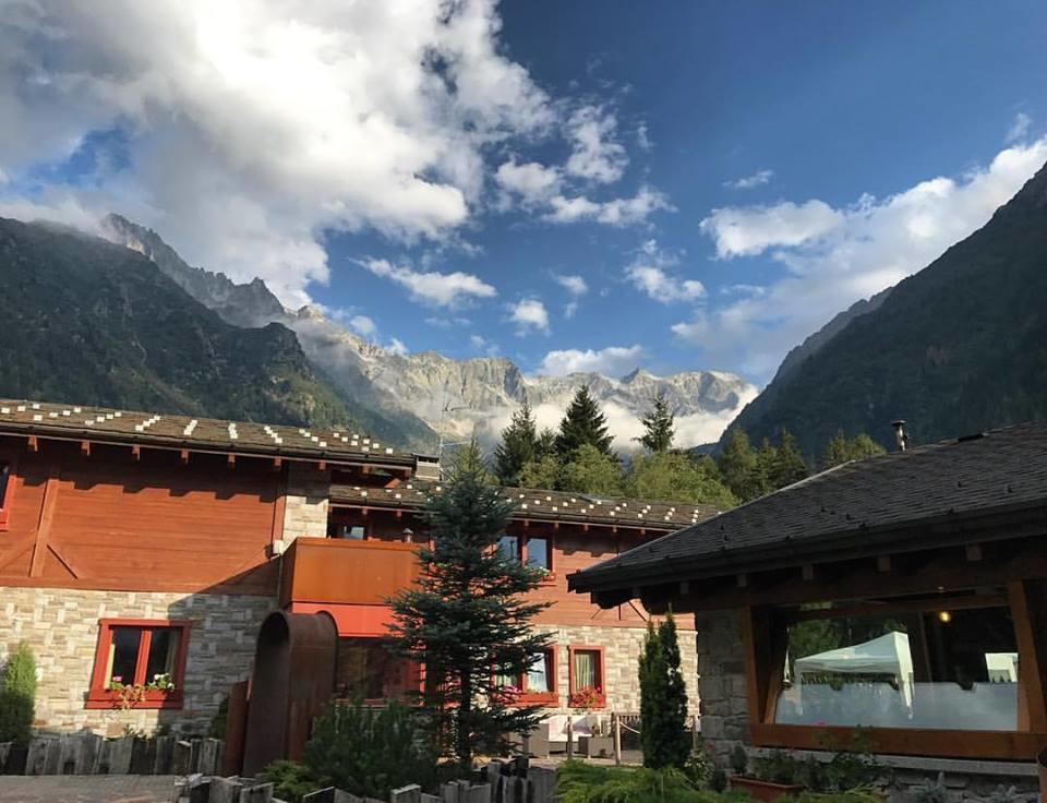 Hotel La Tana Dell'orso & Ponte Di Legno