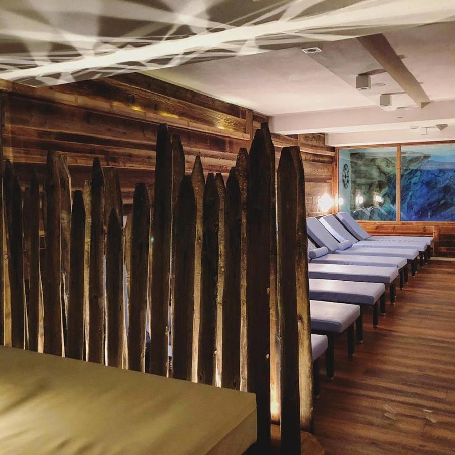 Hotel La Tana Dell'orso & Ponte Di Legno
